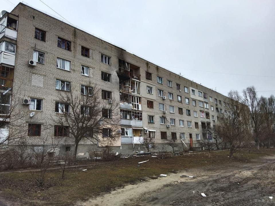 palazzo distrutto a causa della guerra in Ucraina